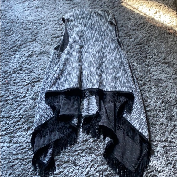 Jessica Simpson Black and White Vest with Fringe - Picture 5 of 5
